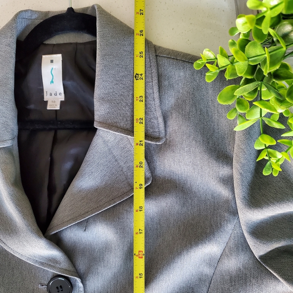 Jade Blazer - Picture 7 of 11
